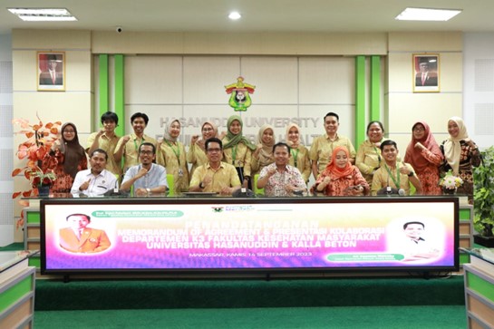 Doc. Pimpinan Departemen K3 FKM Unhas dan Kalla Beton Berfoto dalam Kegiatan Penandatanganan MOA dan Presentasi Kolaborasi (Istimewa)