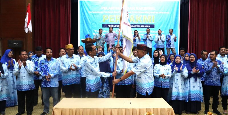 Doc. Pelantikan pengurus PERSAKMI Sulawesi Selatan untuk periode jabatan 2023-2027 oleh Prof. Dr. Aminuddin Syam, SKM., M. Kes., M.Med. Ed (Ketua Pengurus Pusat Persakmi) (Istimewa)