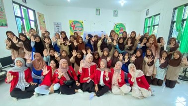 Doc. Sesi Foto Bersama Mahasiswa Posko 1 PBL 2 FKM Unhas beserta Remaja Putri MTs Negeri 3 Jeneponto (Istimewa)