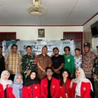 Dokumen Pribadi: Sesi foto Bersama Mahasiswa Posko 3 PBL 3 FKM Unhas beserta Lurah Kelurahan Bulujaya dan Peserta Seminar, Kelurahan Bulujaya, Kecamatan Bangkala Barat, Kabupaten Jeneponto, Selasa (24/06/2025)
