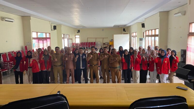 Sesi Foto Bersama Penerimaan Mahasiswa PBL I FKM Unhas oleh Pemerintah Kecamatan Lalabata