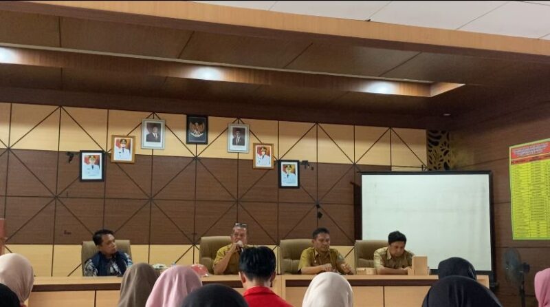 Penerimaan Mahasiswa PBL I FKM Unhas Oleh Pihak Kecamatan Lilirilau