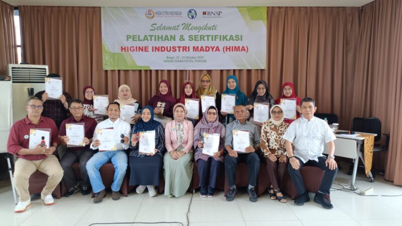 Dosen Departemen Keselamatan dan Kesehatan Kerja (K3) Fakultas Kesehatan Masyarakat Universitas Hasanuddin (FKM Unhas) mengikuti Pelatihan Higiene Industri Madya bersertifikasi BNSP di Bogor. Kegiatan ini menjadi langkah strategis untuk meningkatkan kompetensi profesional dosen sekaligus mendukung pencapaian SDGs dan Indikator Kinerja Utama perguruan tinggi